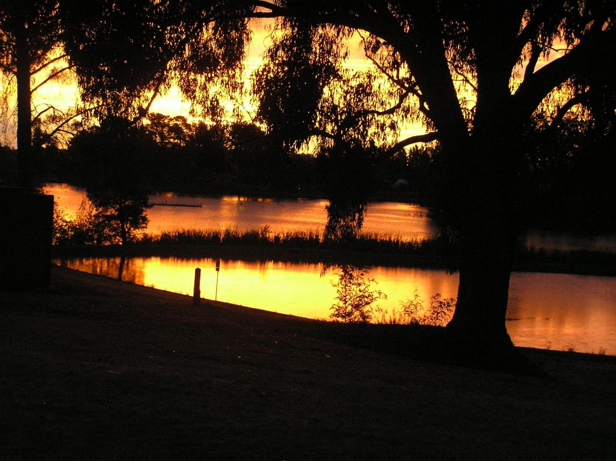 Beechworth Lake Sambell Caravan Park Zewnętrze zdjęcie